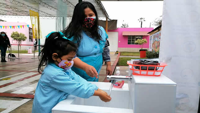 i.e.Elizabeth Espejo de Marroquín3